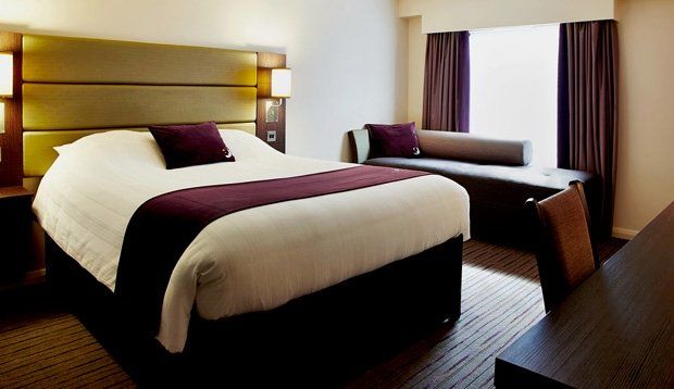 Premier Inn Cheltenham Town Centre Exterior photo